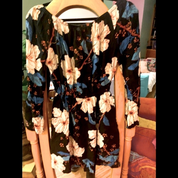 🔥Rare Billabong floral dress. - Picture 2 of 8